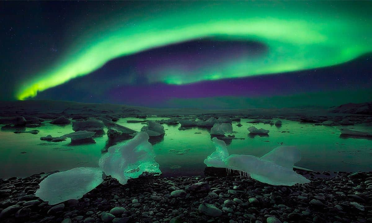 viaggio fotografico a caccia di aurora boreale sul ghiacciaio