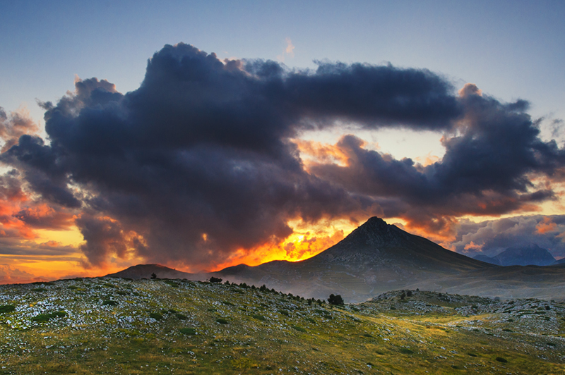 Come fotografare un tramonto, silhouette, tecnica fotografica, cavalletto, HDR