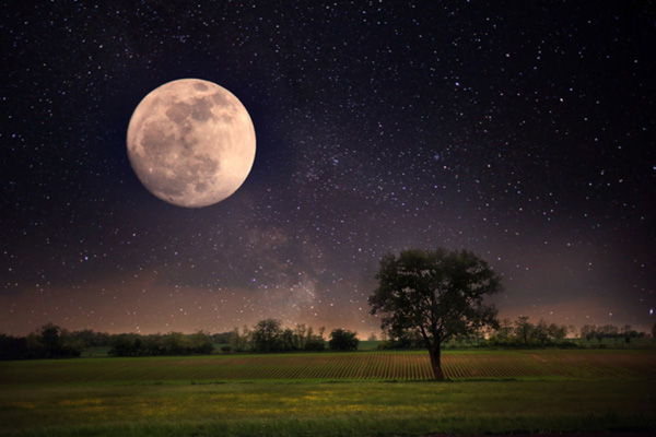 Fotografare la luna con il paesaggio