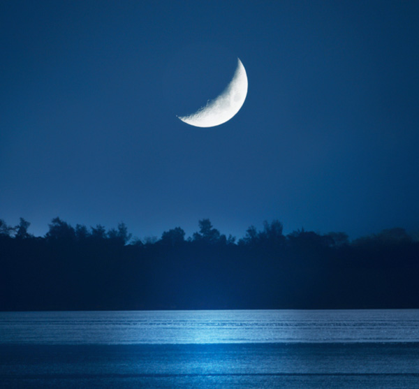 paesaggio notturno con luna