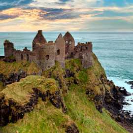 castello su scogliera irlanda Dunluce