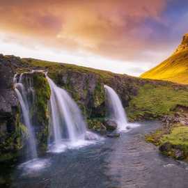 Kirkjufell al tramonto