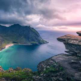 spiaggia di kvalvika dall'alto