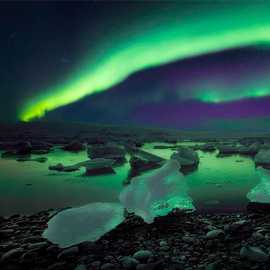 Aurora boreale su jokulsarlon