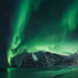 Haukland con aurora boreale
