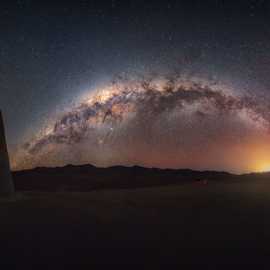 via lattea ripresa sopra la la mano del deserto durante viaggio fotografico atacama