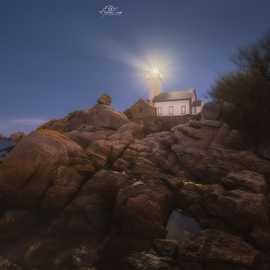Faro-di-Pontusval-notte